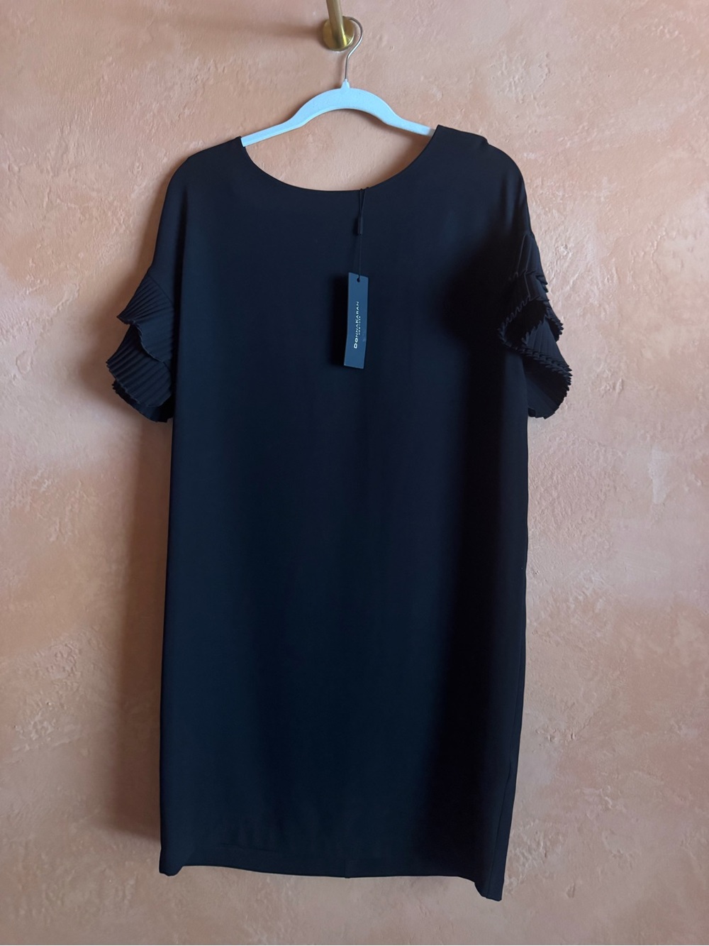 Donna Karan New York Pleated Sleeve Shift Dress NWT Size 4